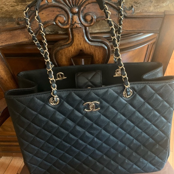 CHANNEL purse brand new in box - Picture 2 of 10